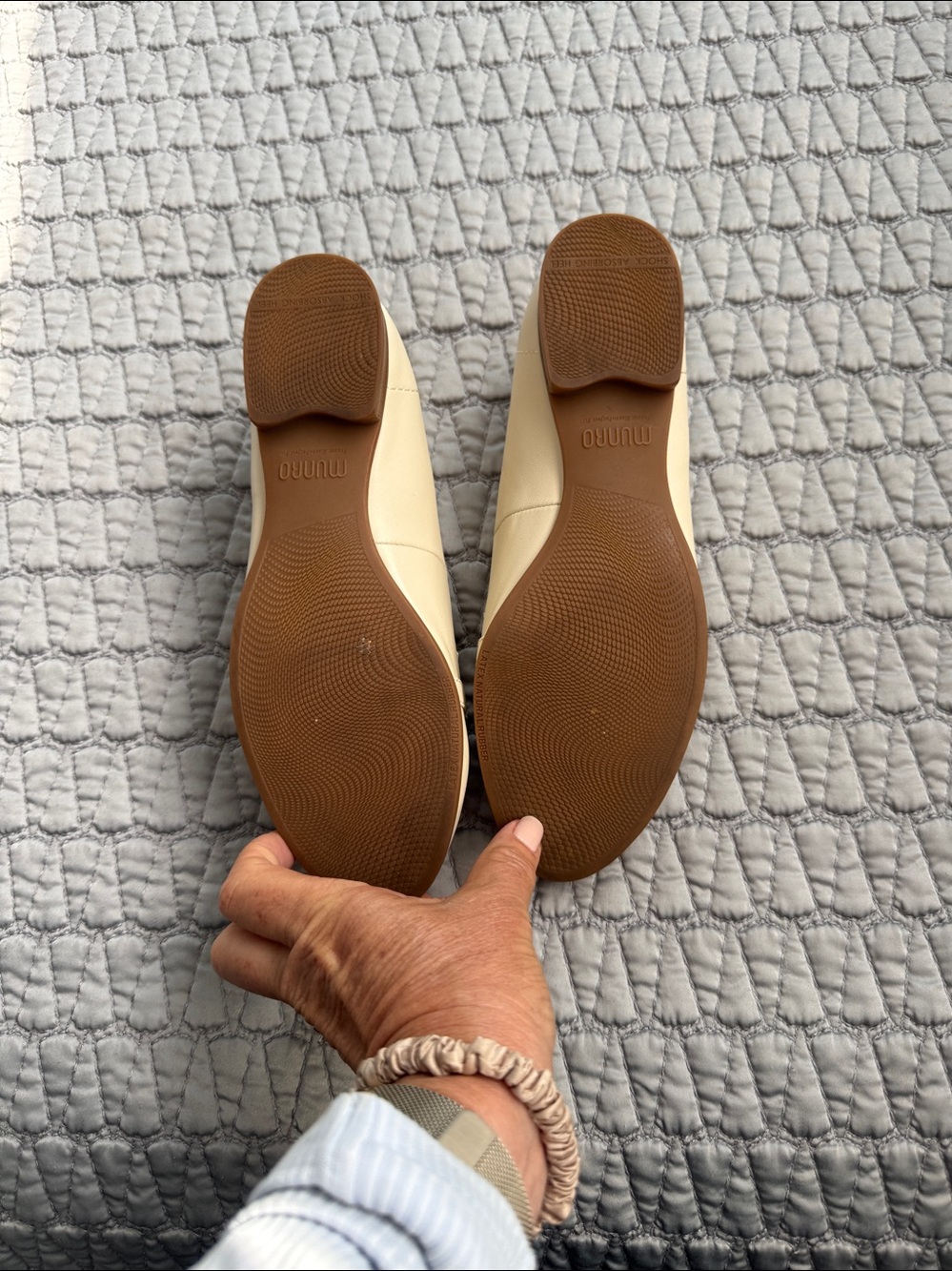 Munro Tanya Cream Leather Loafers with Gold Horsebit Size 7.5m Like new! - Picture 5 of 6
